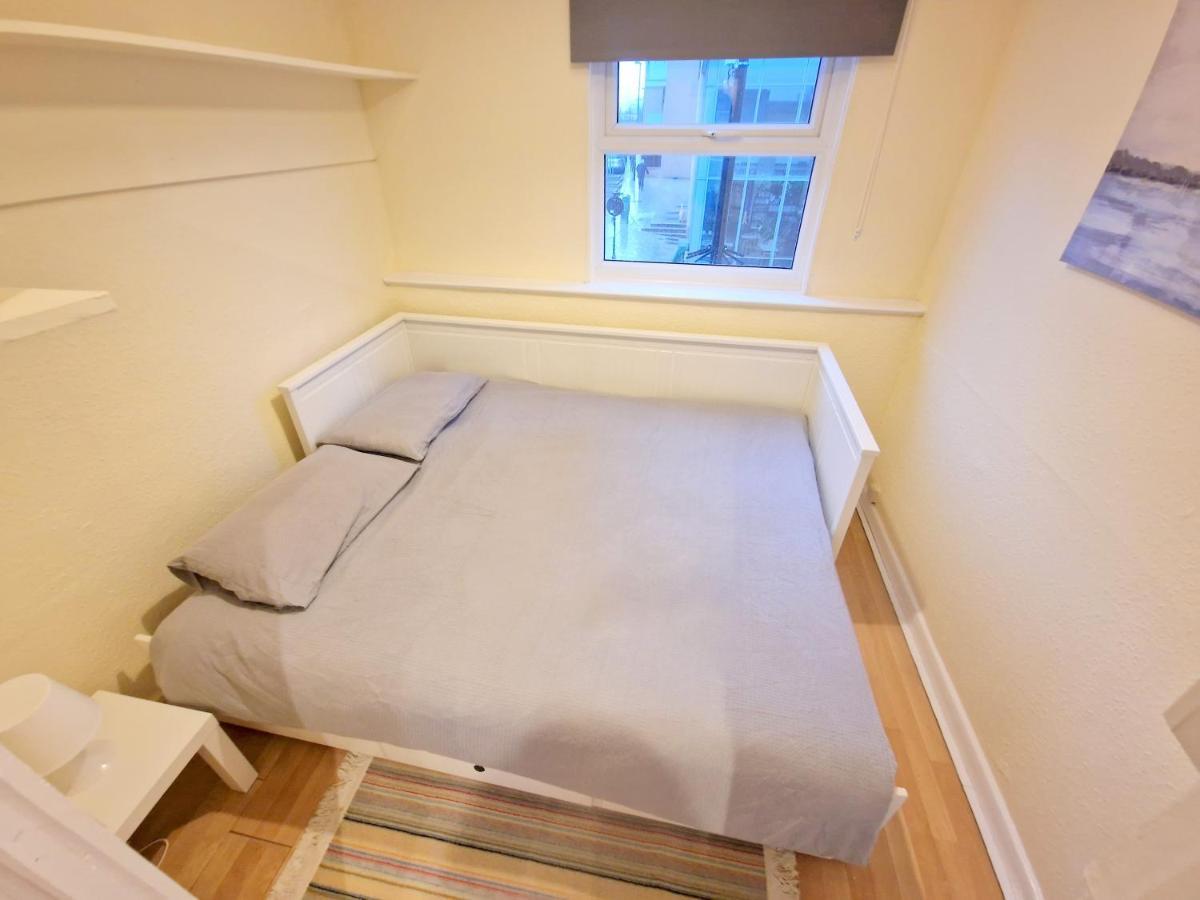 Super Studio With Two Bedrooms - Five Minutes From The Station! London Kültér fotó